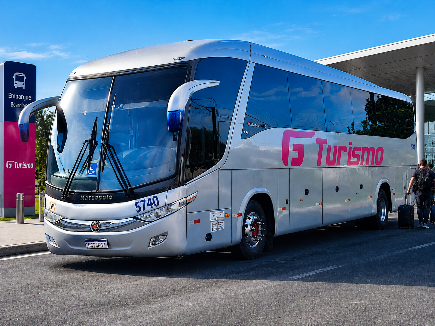 Ônibus da GF Turismo para linha empresarial de fretamento